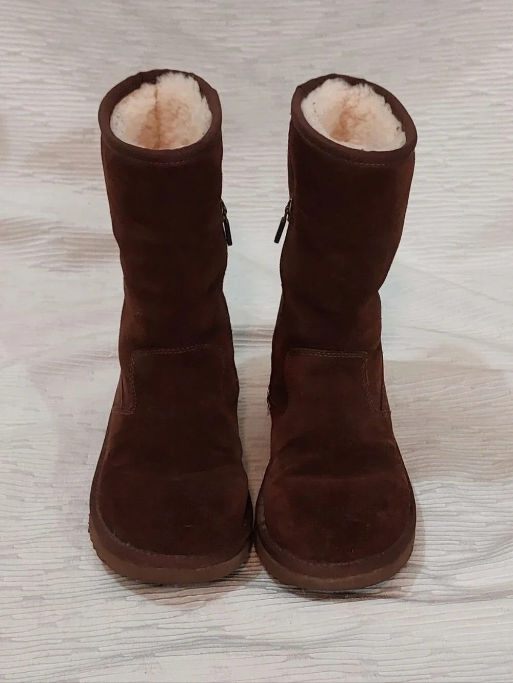 UGG Kids Brown Suede Shearling-Lined Zip Boots Size 4